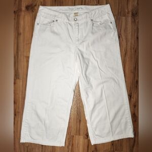 Liz Claiborne Wide Leg White Jeans – Women’s Size 10 – 21” Inseam